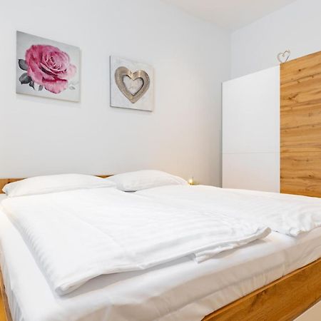 Budget Rooms West With Shared Kitchen Viena Exterior foto