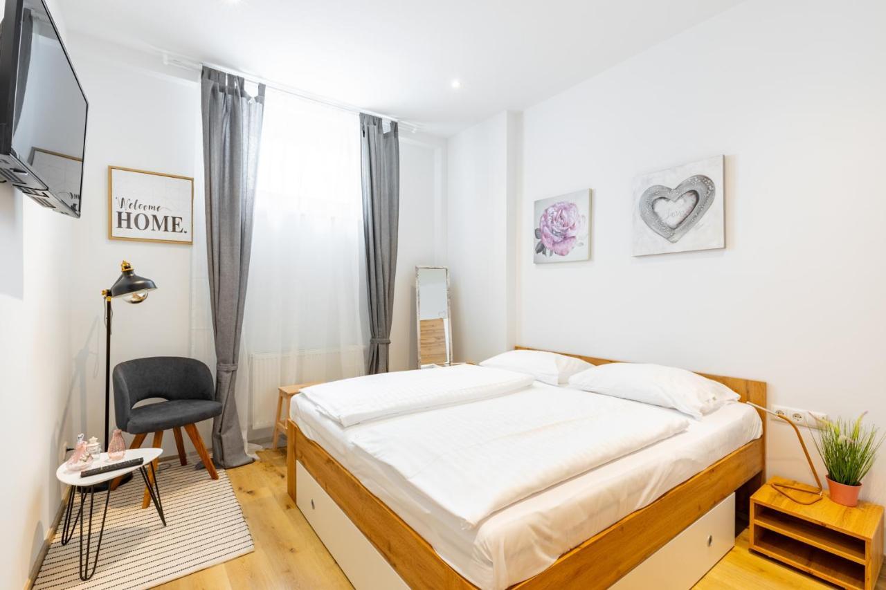 Budget Rooms West With Shared Kitchen Viena Exterior foto