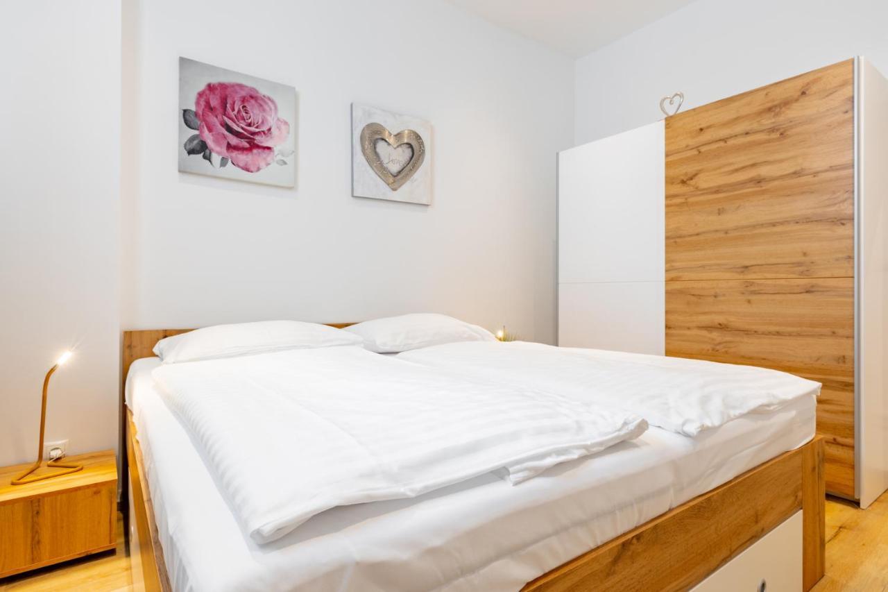 Budget Rooms West With Shared Kitchen Viena Exterior foto