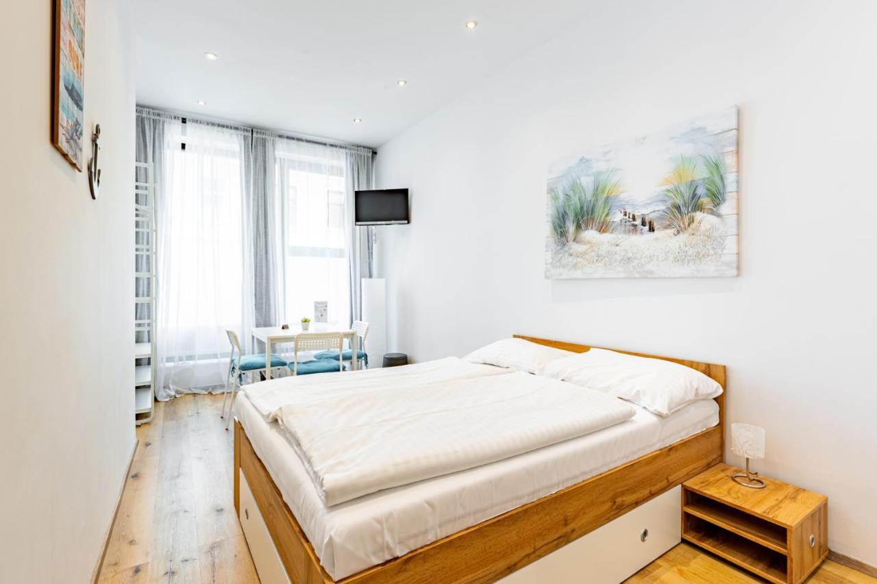 Budget Rooms West With Shared Kitchen Viena Exterior foto
