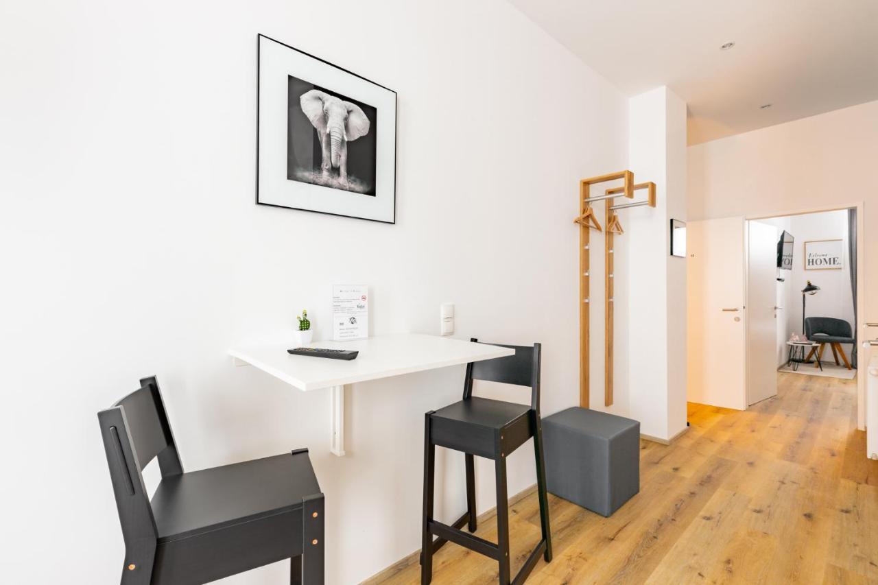Budget Rooms West With Shared Kitchen Viena Exterior foto
