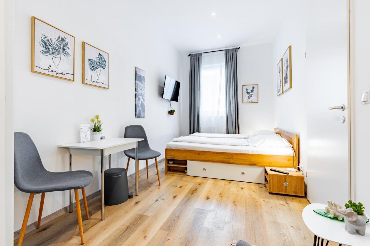 Budget Rooms West With Shared Kitchen Viena Exterior foto