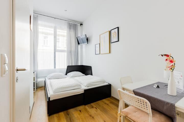 Budget Rooms West With Shared Kitchen Viena Exterior foto