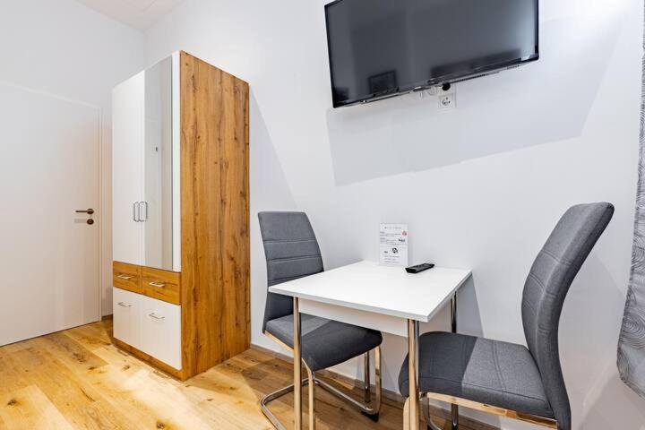 Budget Rooms West With Shared Kitchen Viena Exterior foto
