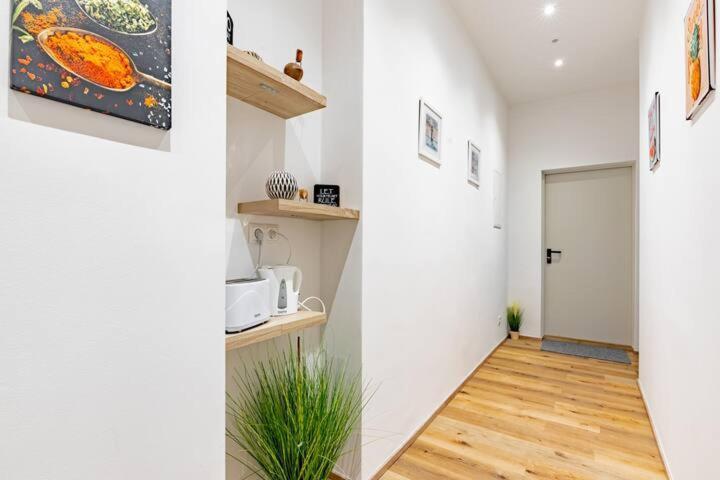 Budget Rooms West With Shared Kitchen Viena Exterior foto