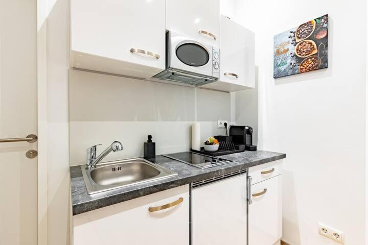 Budget Rooms West With Shared Kitchen Viena Exterior foto