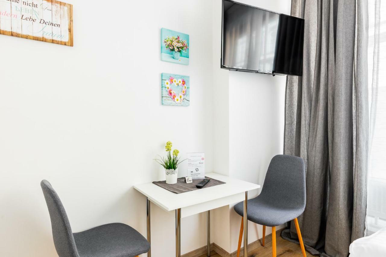 Budget Rooms West With Shared Kitchen Viena Exterior foto