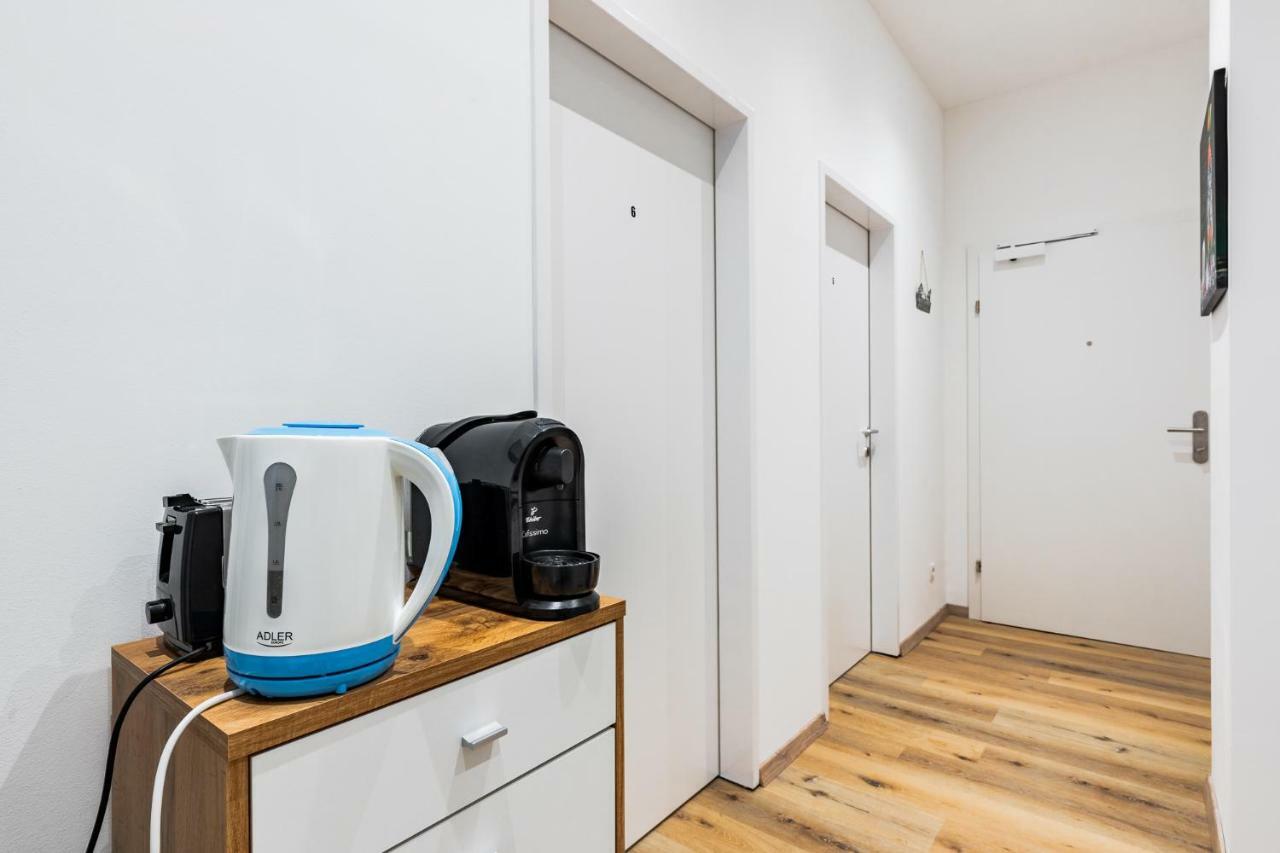 Budget Rooms West With Shared Kitchen Viena Exterior foto