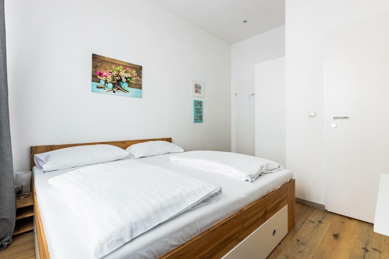 Budget Rooms West With Shared Kitchen Viena Exterior foto