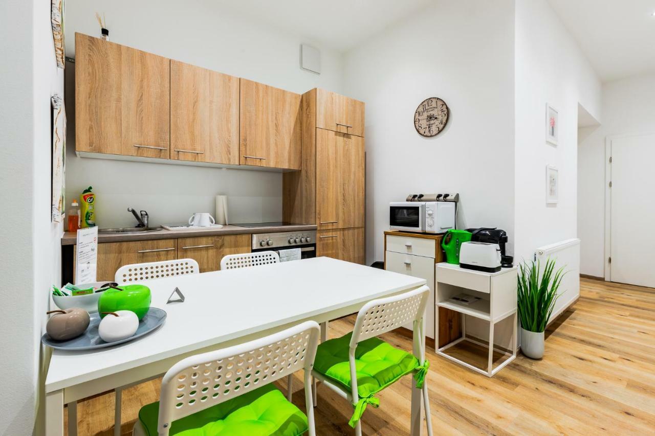Budget Rooms West With Shared Kitchen Viena Exterior foto